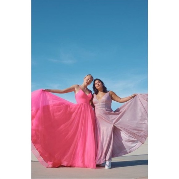 LA FEMME Neon pink Light Tulle Gown dress size 2 NEW - Picture 4 of 10